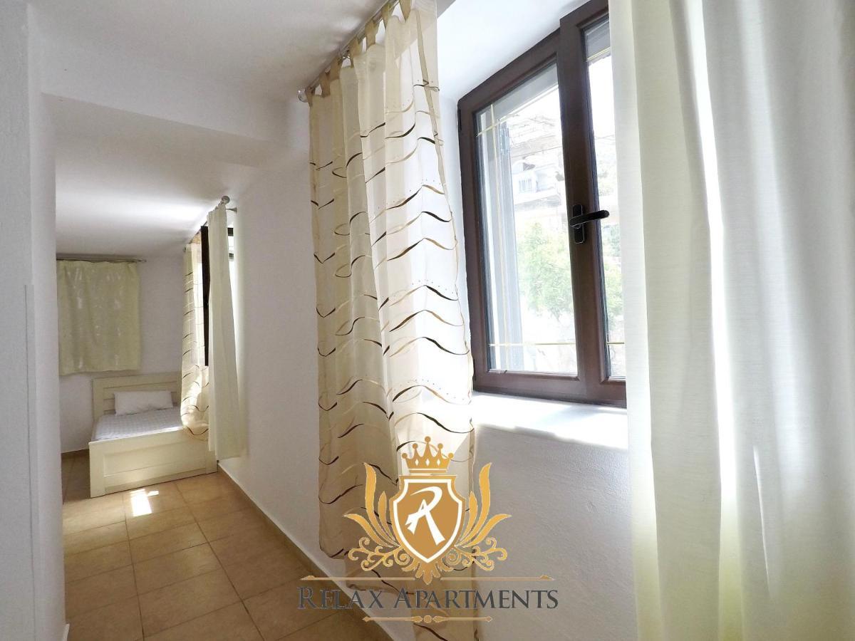 Paradise Palm Beach Apartment in Sarande Bagian luar foto