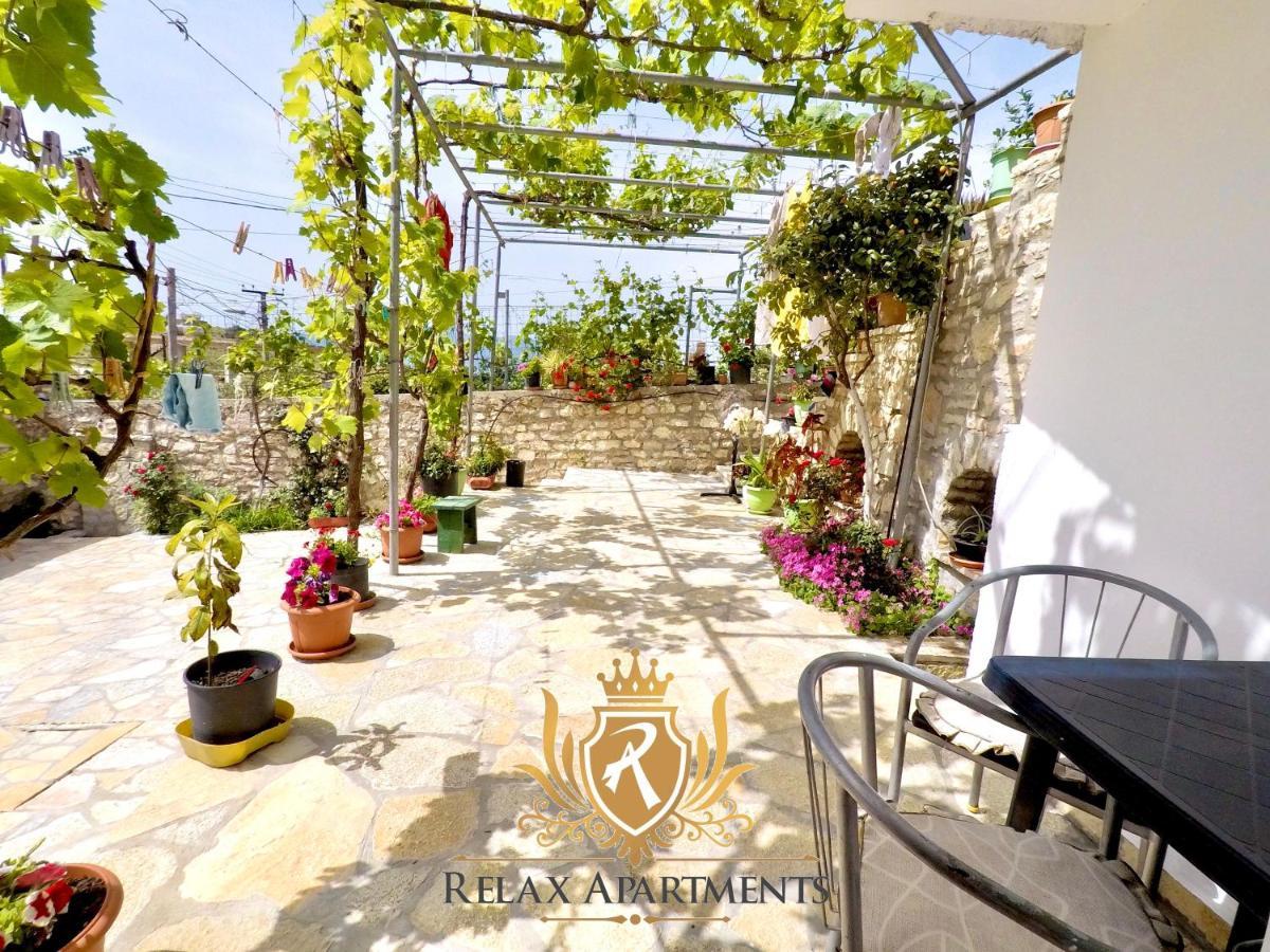 Paradise Palm Beach Apartment in Sarande Bagian luar foto